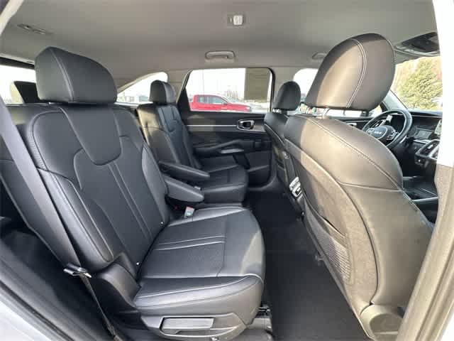 Thumbnail: 2023 Kia Sorento - 26