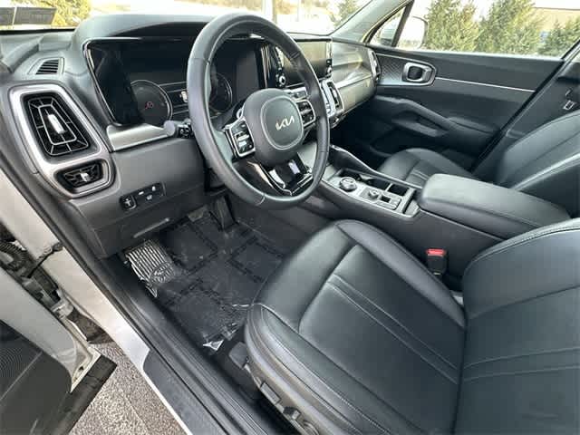 Thumbnail: 2023 Kia Sorento - 17