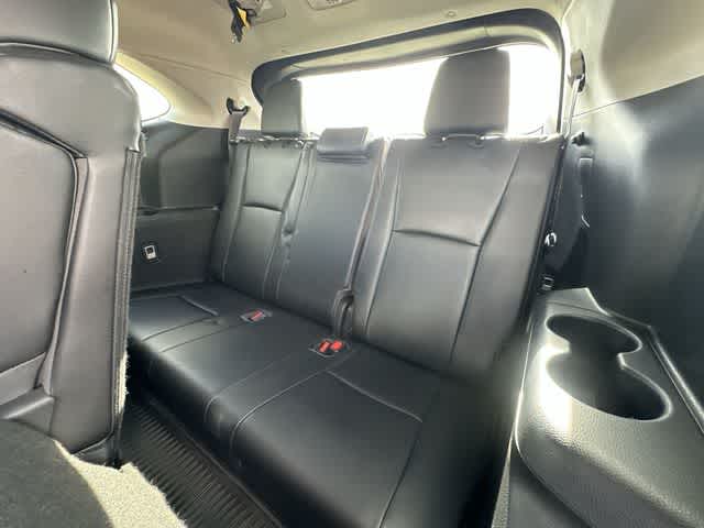 Thumbnail: 2023 Toyota Highlander - 20