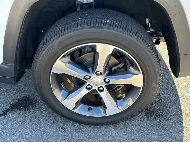 Thumbnail: 2023 Jeep Grand Cherokee - 5