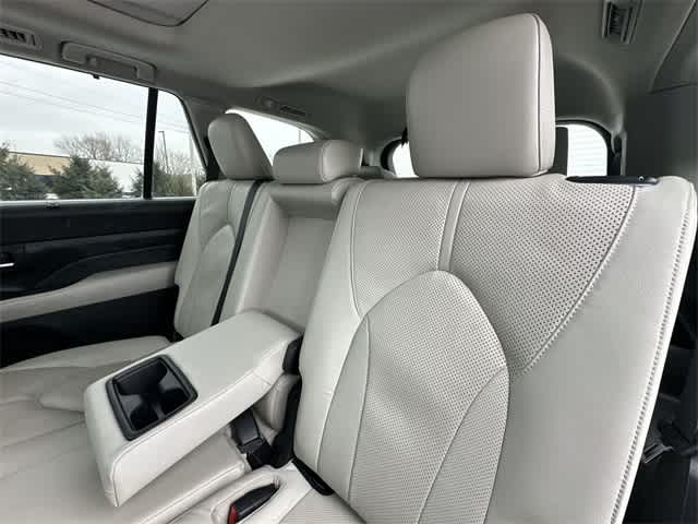 Thumbnail: 2024 Toyota Grand Highlander - 16