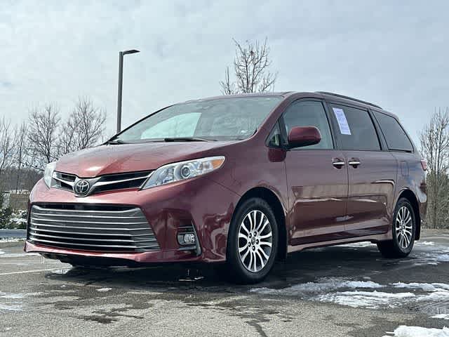 Thumbnail: 2018 Toyota Sienna - 20