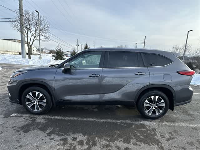 Thumbnail: 2023 Toyota Highlander - 2