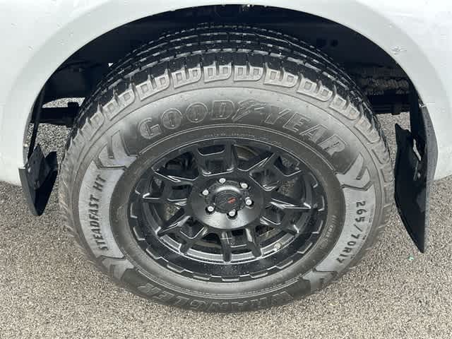 Thumbnail: 2012 Suzuki Equator - 5