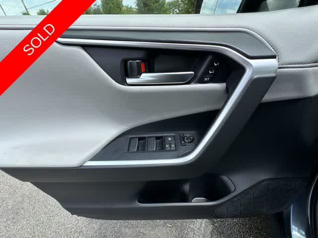 Thumbnail: 2020 Toyota RAV4 - 18