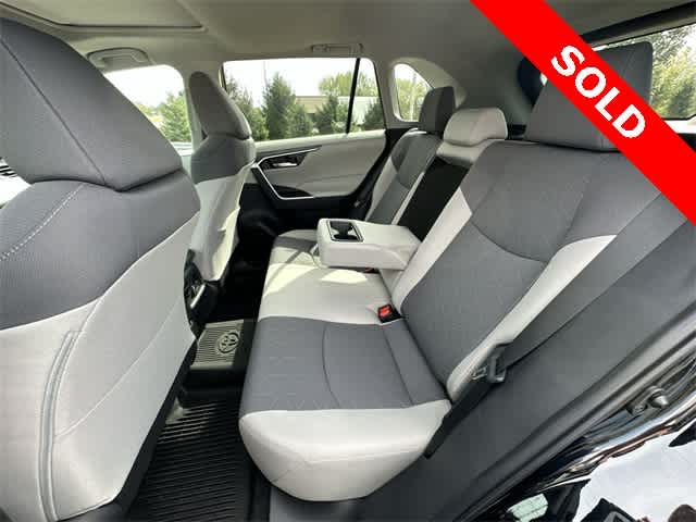 Thumbnail: 2022 Toyota RAV4 - 17