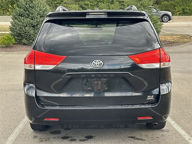Thumbnail: 2013 Toyota Sienna - 4