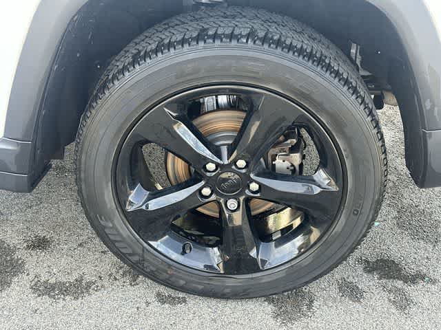 Thumbnail: 2022 Jeep Grand Cherokee - 5