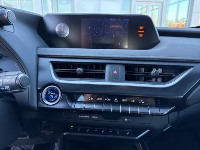 Thumbnail: 2020 Lexus UX - 10