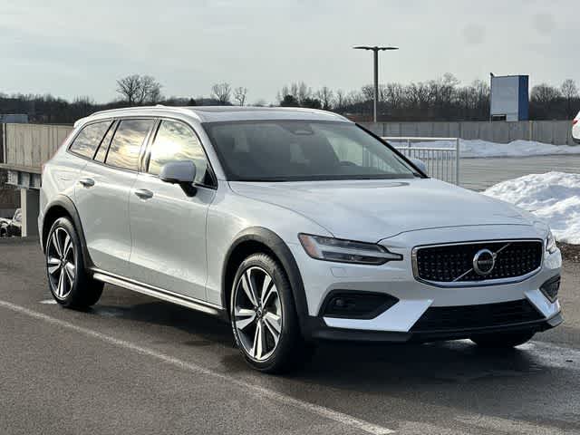 Thumbnail: 2025 Volvo S60 - 31