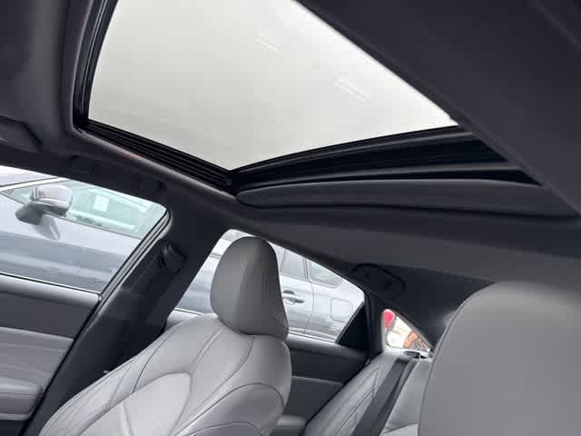 Thumbnail: 2021 Toyota Avalon - 10