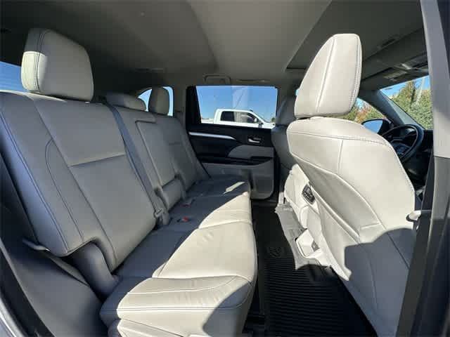 Thumbnail: 2018 Toyota Highlander - 26