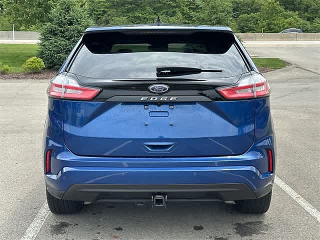 2022 Ford Edge  4