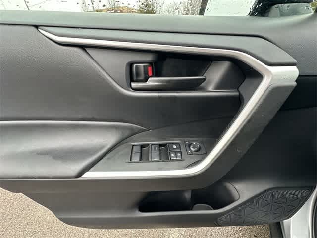 Thumbnail: 2025 Toyota RAV4 - 15