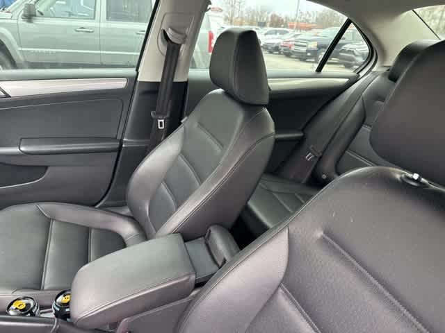 Thumbnail: 2017 Volkswagen Jetta - 6