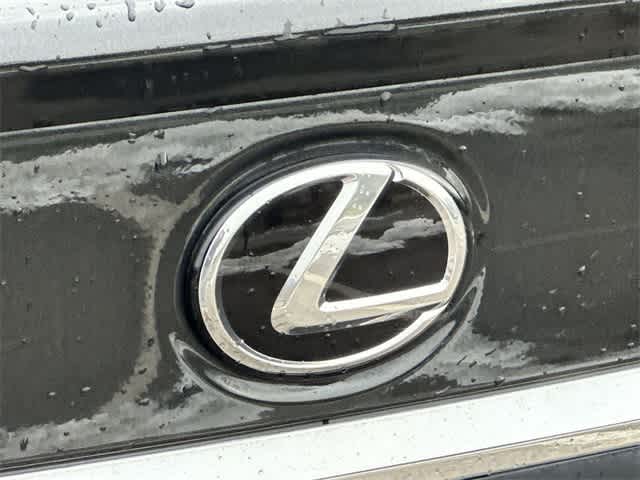 Thumbnail: 2021 Lexus ES - 26