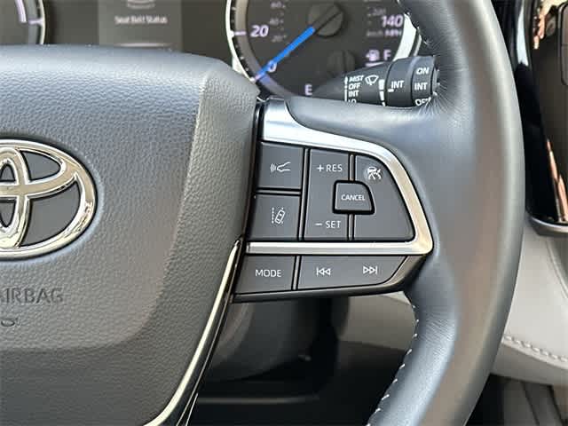 Thumbnail: 2021 Toyota Highlander - 9