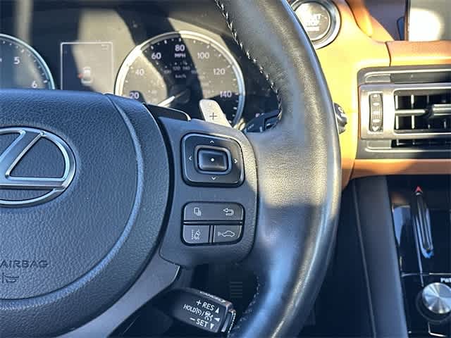 Thumbnail: 2022 Lexus IS - 10