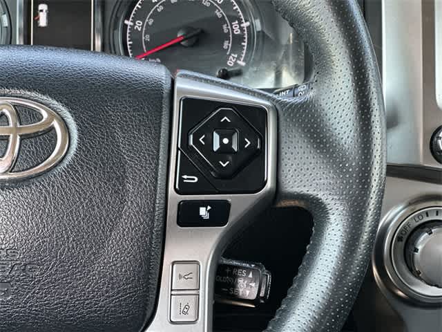 Thumbnail: 2022 Toyota 4Runner - 10