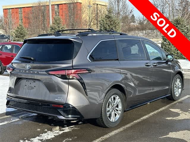 Thumbnail: 2022 Toyota Sienna - 25