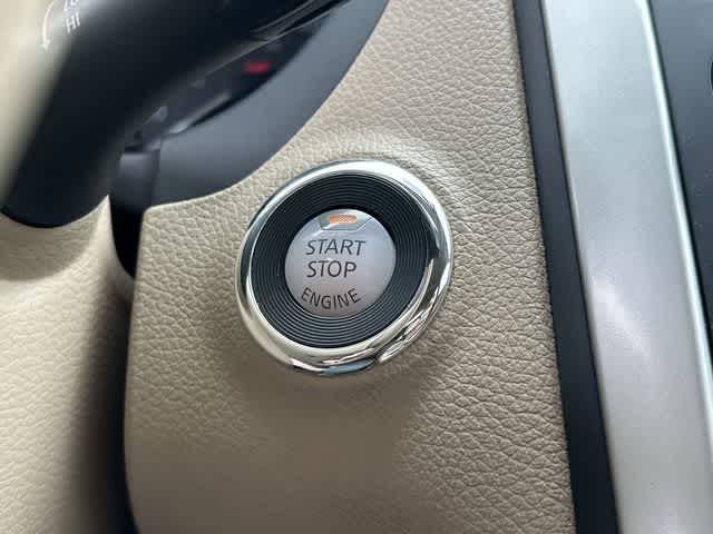 Thumbnail: 2016 Nissan Altima - 11