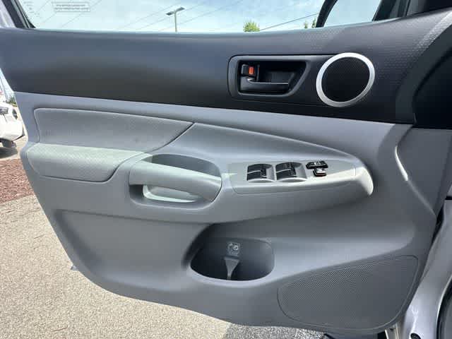 Thumbnail: 2010 Toyota Tacoma - 14
