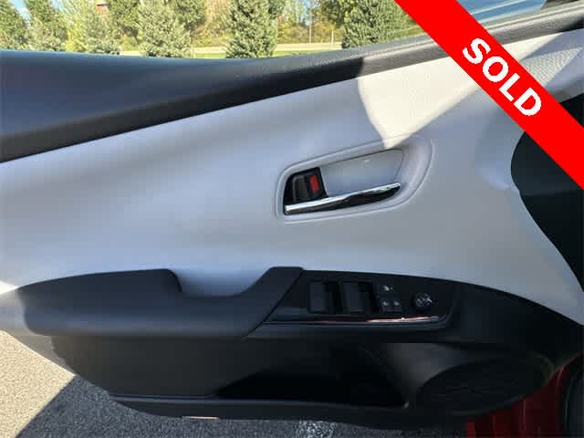 Thumbnail: 2022 Toyota Prius - 17