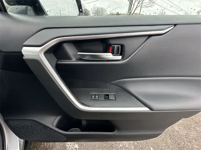 Thumbnail: 2025 Toyota RAV4 - 20