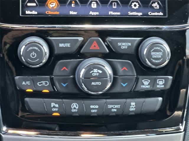 Thumbnail: 2019 Jeep Grand Cherokee - 17