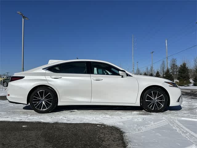 Thumbnail: 2024 Lexus ES - 3