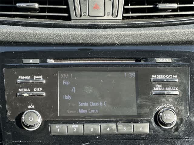 Thumbnail: 2017 Nissan Rogue - 11