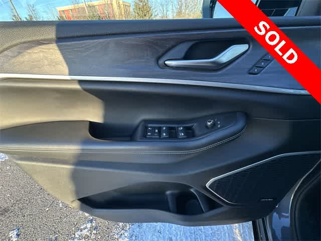 Thumbnail: 2022 Jeep Grand Cherokee - 19