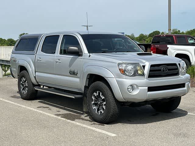 Thumbnail: 2010 Toyota Tacoma - 20