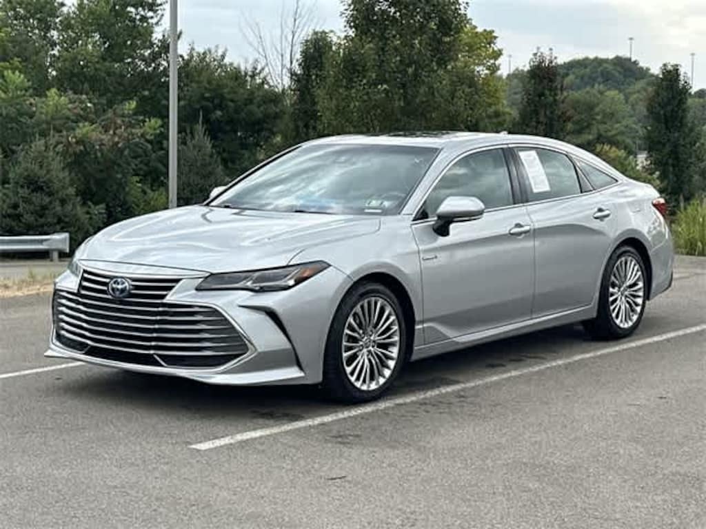 Used 2021 Toyota Avalon Hybrid Limited Sedan
