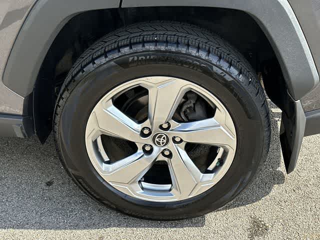 Thumbnail: 2021 Toyota RAV4 - 5