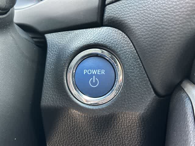 Thumbnail: 2021 Toyota RAV4 - 11