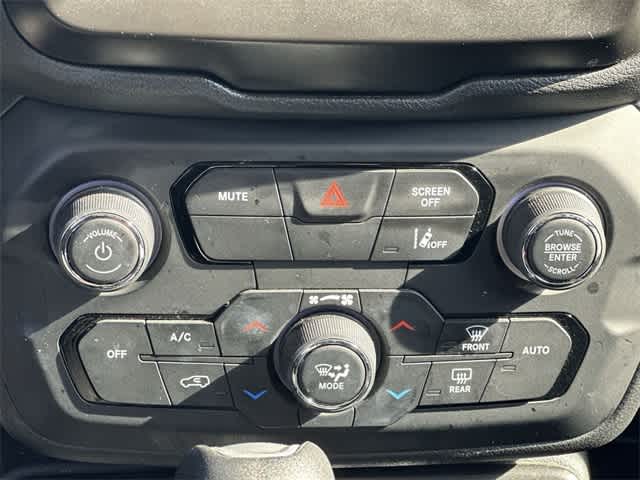 Thumbnail: 2021 Jeep Renegade - 15