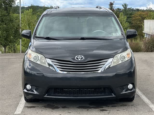 Thumbnail: 2013 Toyota Sienna - 19