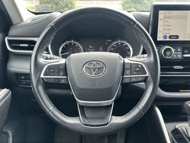 Thumbnail: 2023 Toyota Highlander - 8