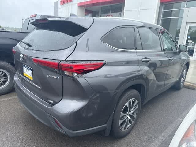 Thumbnail: 2022 Toyota Highlander - 3