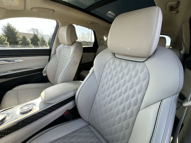 Thumbnail: 2023 Genesis GV70 - 17