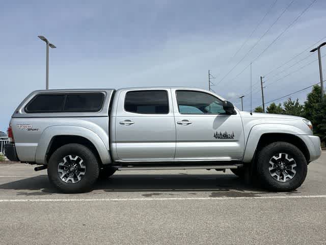 Thumbnail: 2010 Toyota Tacoma - 3