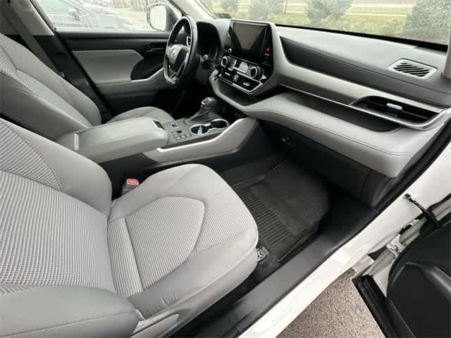 Thumbnail: 2023 Toyota Highlander - 19