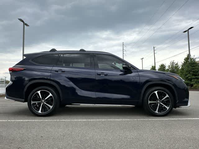 Thumbnail: 2022 Toyota Highlander - 3