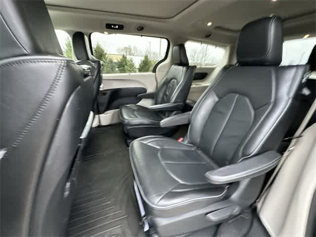 Thumbnail: 2019 Chrysler Pacifica - 21