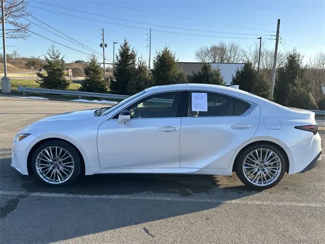 Thumbnail: 2022 Lexus IS - 2