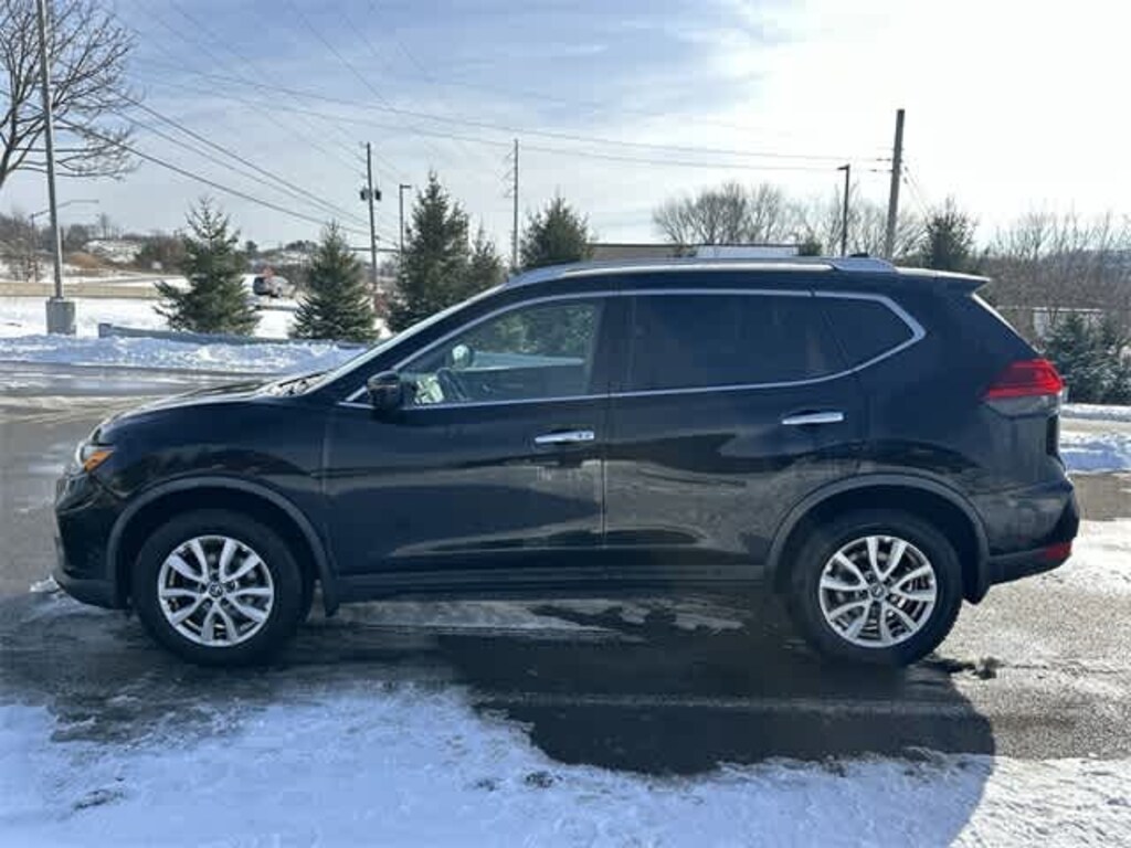 Used 2017 Nissan Rogue SV SUV