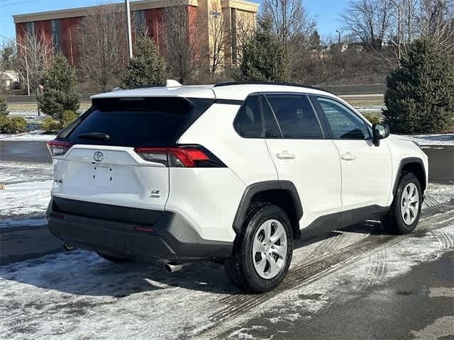Thumbnail: 2021 Toyota RAV4 - 21