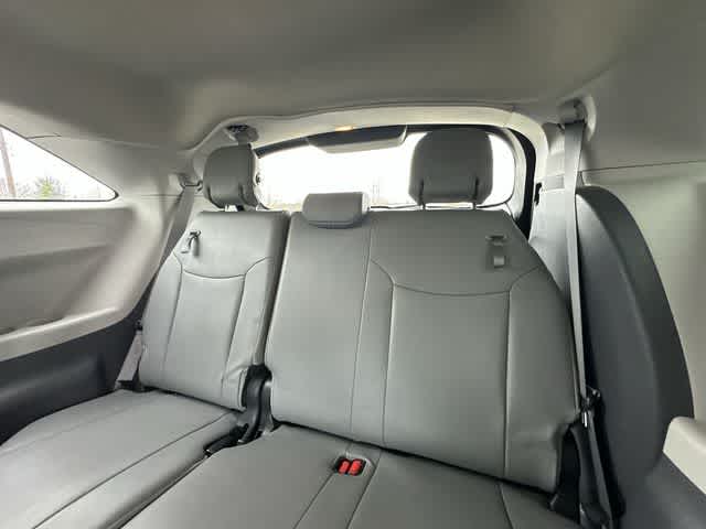 Thumbnail: 2023 Toyota Sienna - 24