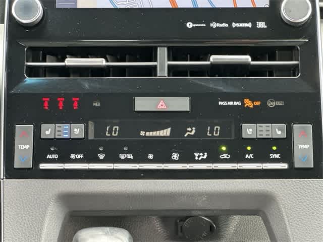 Thumbnail: 2021 Toyota Avalon - 16